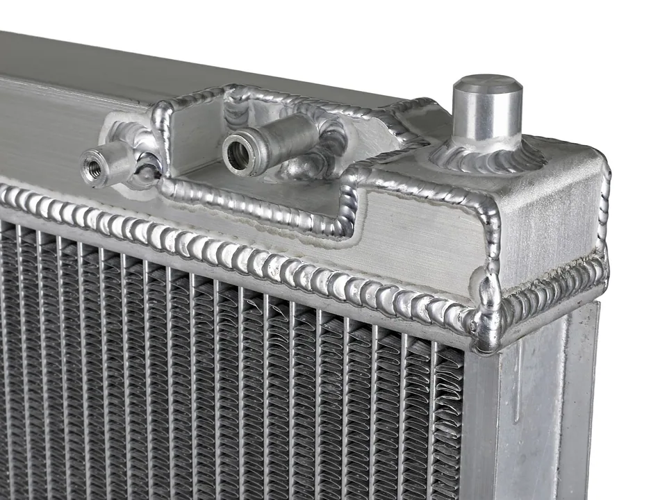 aFe BladeRunner Street Series Radiator 99-04 Ford Trucks V10 6.8L 46-52151 2 of 3
