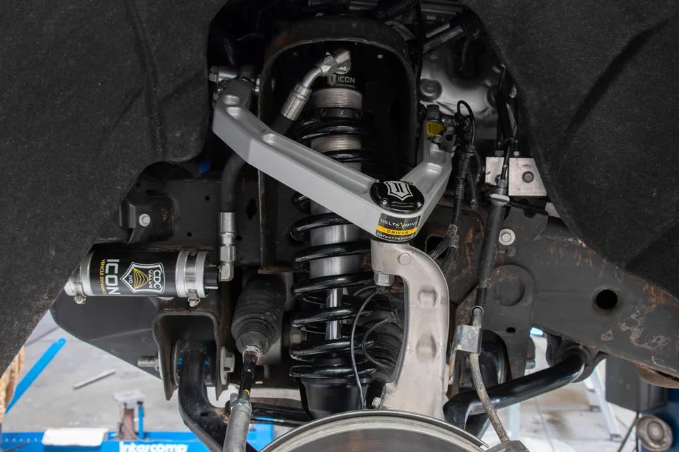 ICON 19-23 GM 1500, 0-3.5" Lift, Front, 2.5 VS Ext Travel RR/CDCV Coilover Kit 71656c 2 of 2