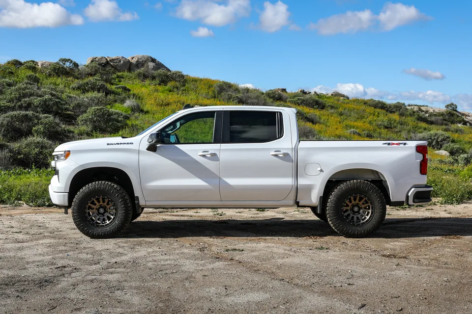 ICON 19-23 GM 1500, 2.375-3.75" Lift, Stage 2 EXP Suspension System, Billet k73072 2 of 6