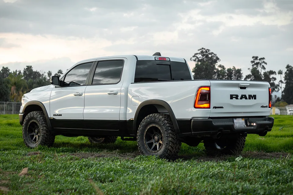 ICON 19-UP RAM 1500 2/4WD 0-1.5" STAGE 5 SUSPENSION SYSTEM W TUBULAR UCA k213105t 2 of 2