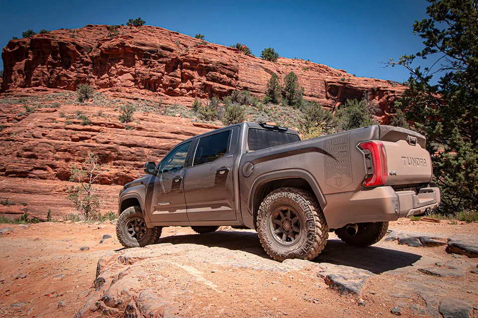 ICON 2022-2025 Toyota Tundra, 0-1.5" Lift/2023-2025 Sequoia, 0-4" Lift, Rear, V.S. 2.0 Aluminum Series Shock Absorber, Internal Reservoir 56516 3 of 3