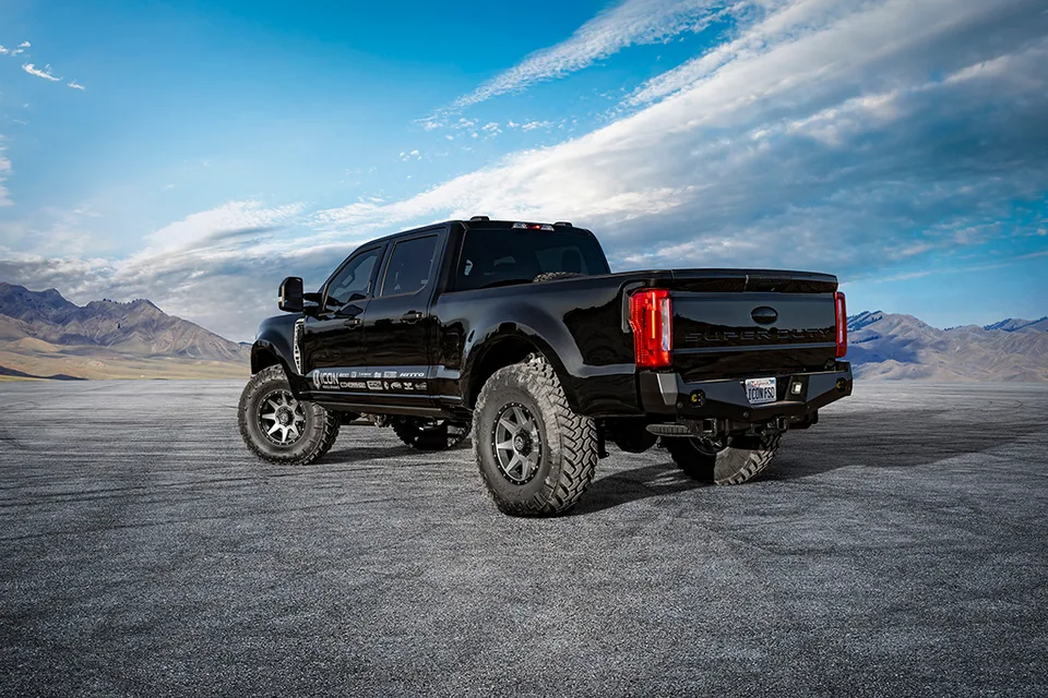 ICON 2023 Ford F-250/F-350 Super Duty 4WD Diesel, 4.5" Lift, Stage 4 Suspension System w/ Radius Arms K64544R 3 of 5