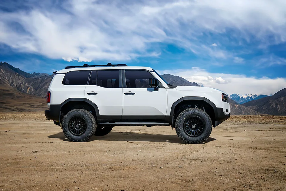 ICON 2024 Toyota Land Cruiser 250 Series, 1.25-3" Lift, Stage 8 Suspension System, CDCV, Tubular k53368t 3 of 6