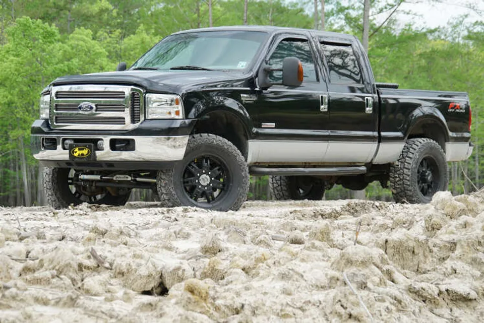 Superlift 05-07 Ford F-250/F-350 SD 4WD 6in Lift Kit w/Repl Radius Arms & King Coilovers Rear Shocks K977KG 2 of 2