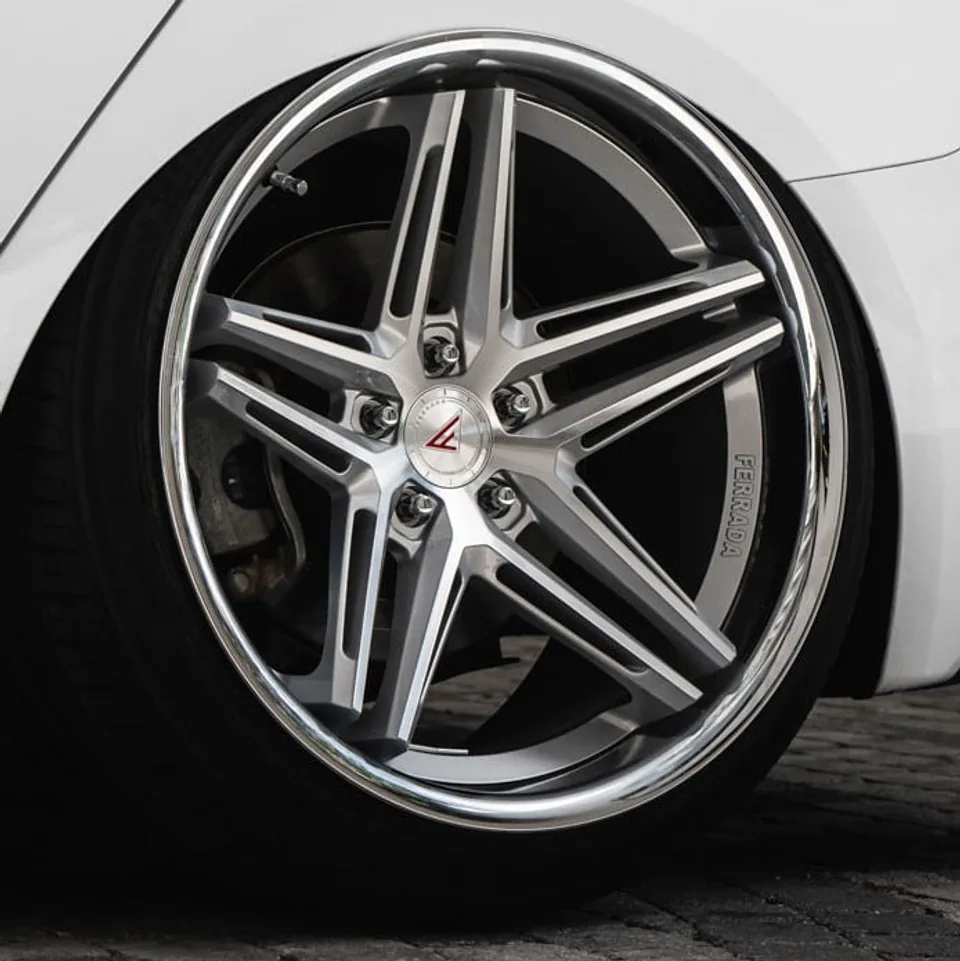 Ferrada CM1 Machined Silver w/ Chrome Lip 4 of 6