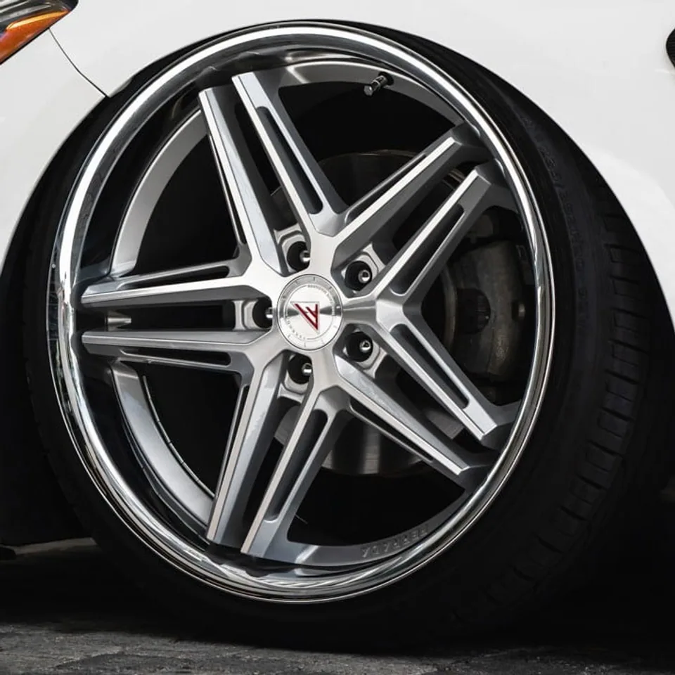 Ferrada CM1 Machined Silver w/ Chrome Lip 6 of 6