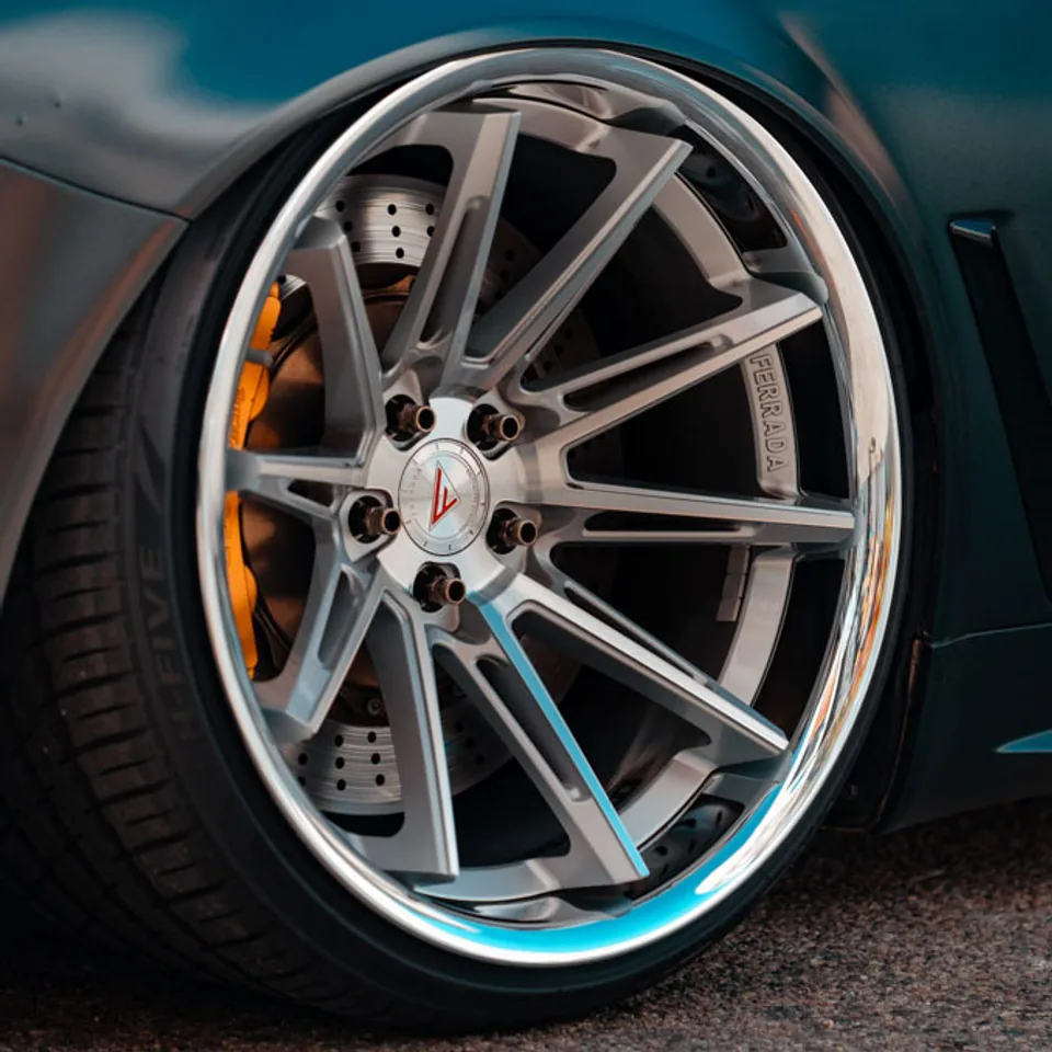 Ferrada CM2 Machined Silver w/ Chrome Lip 4 of 6