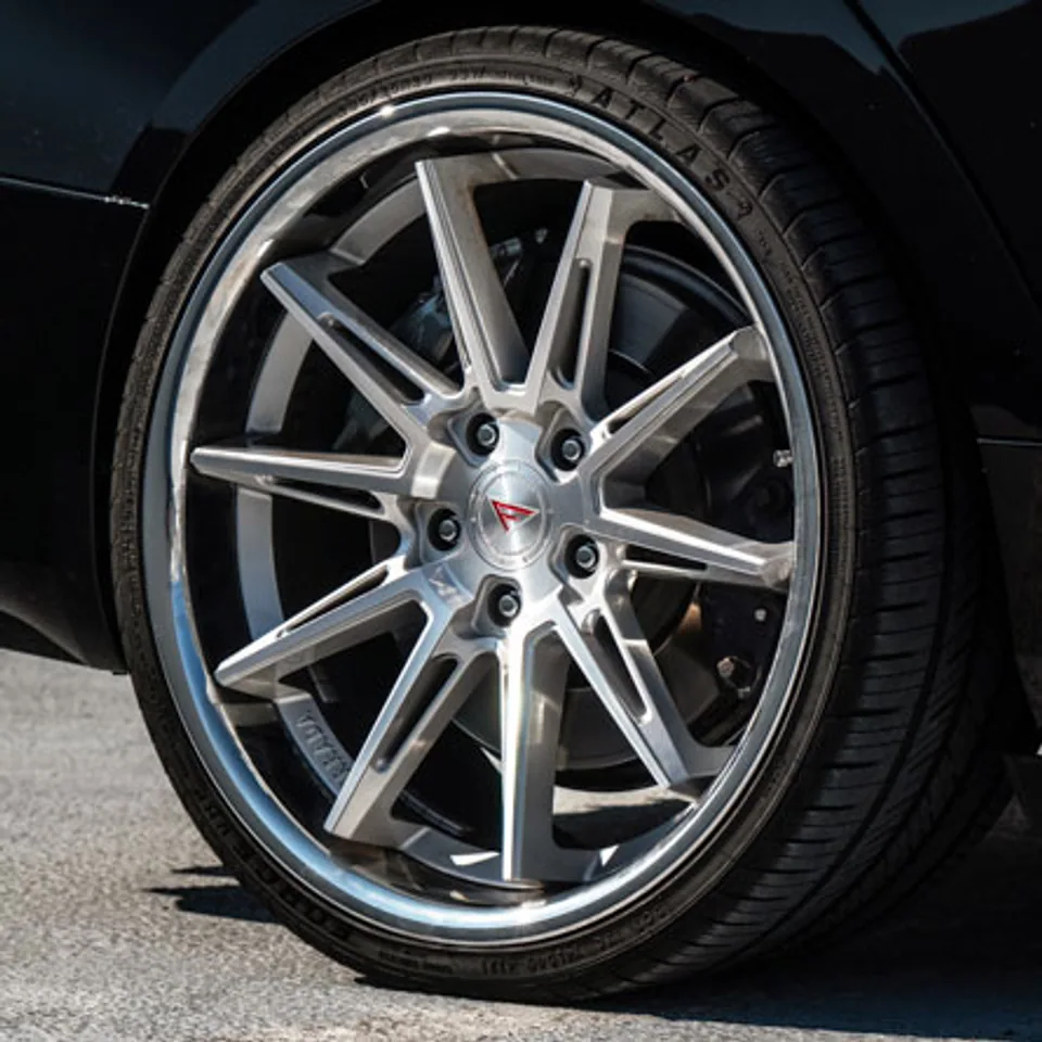 Ferrada CM2 Machined Silver w/ Chrome Lip 5 of 6