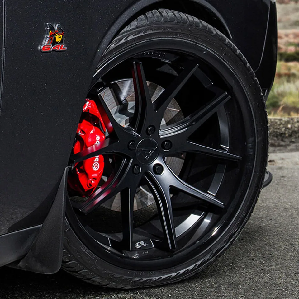 Ferrada FR2 Matte Black w/ Gloss Black Lip 5 of 5