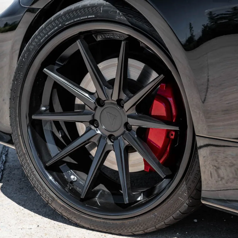 Ferrada FR4 Matte Black w/ Gloss Black Lip 4 of 6