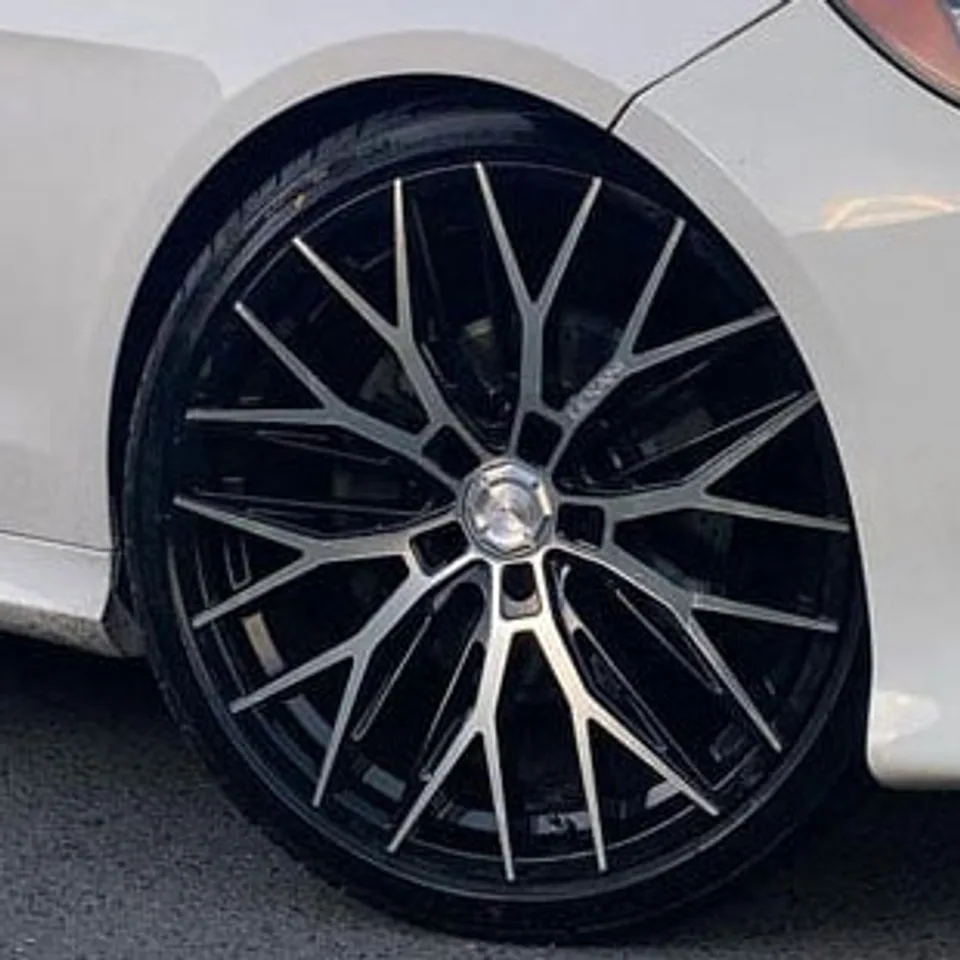 Lexani Aries Gloss Black Machined 2 of 3