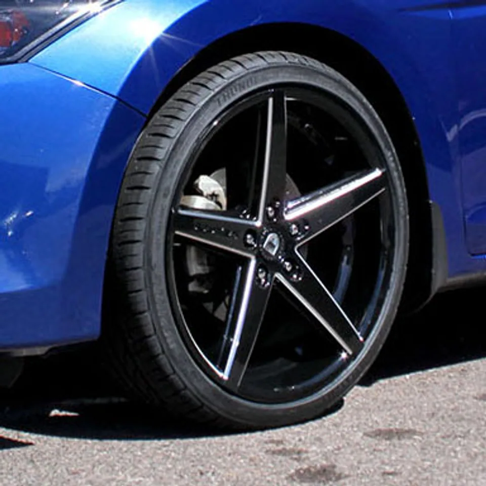 Lexani R-Four Gloss Black w/ Milled Accents 3 of 3
