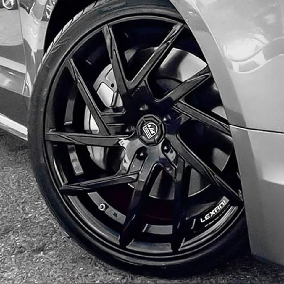Lexani Senna Gloss Black 2 of 2