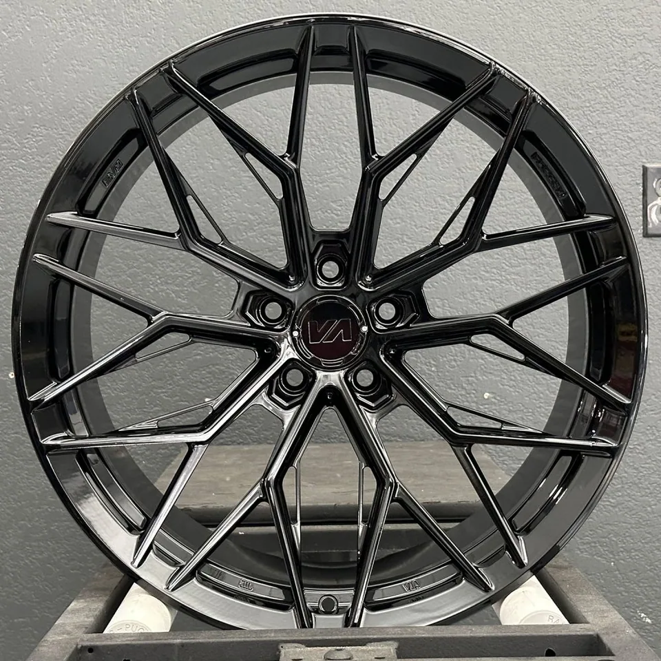 Variant Maxim Gloss Black 2 of 4