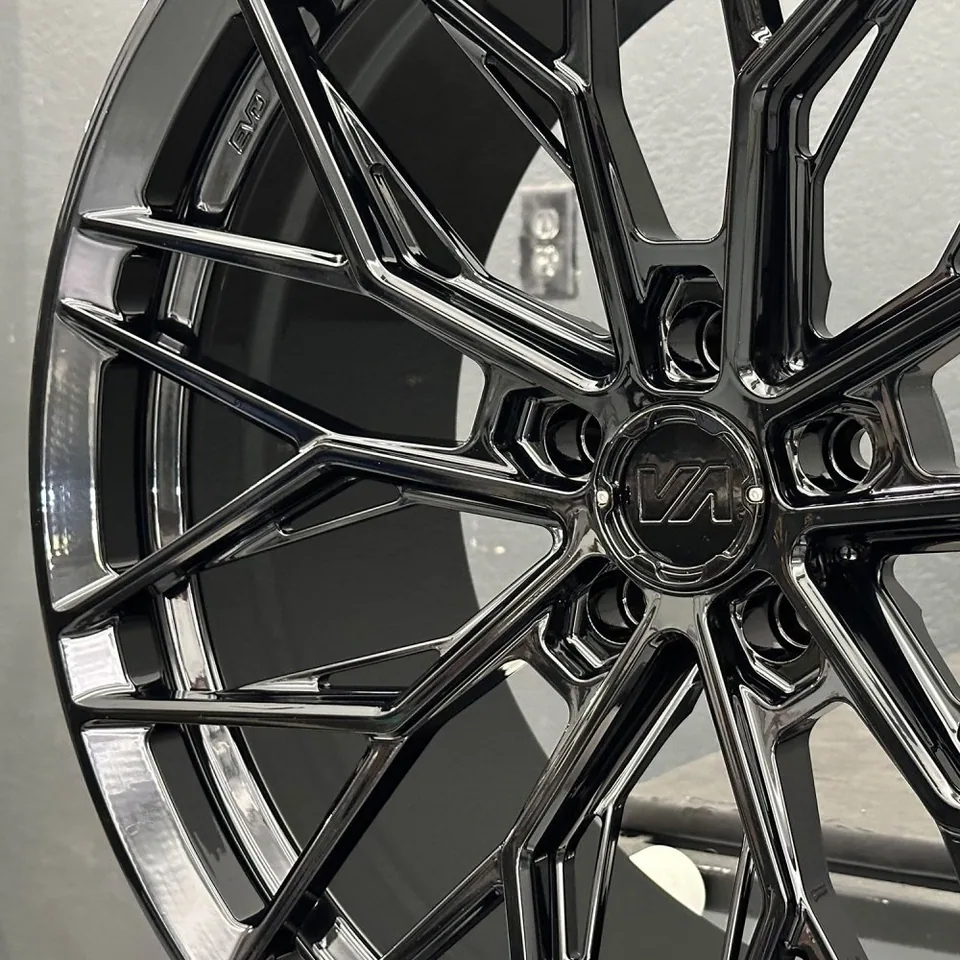 Variant Maxim Gloss Black 3 of 4