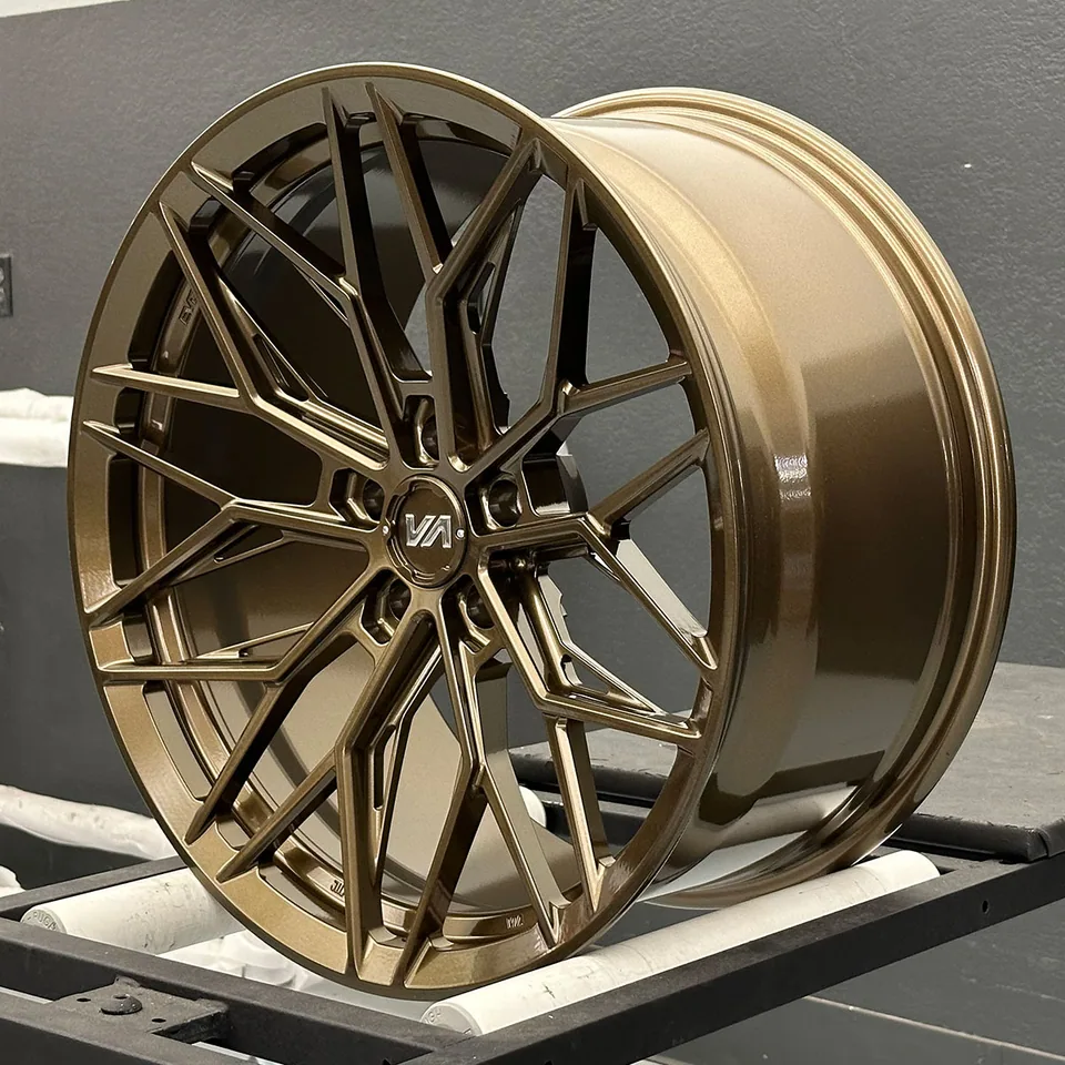 Variant Maxim Gloss Bronze 2 of 5