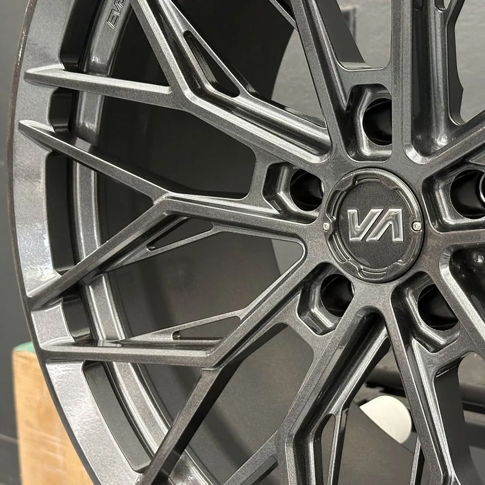 Variant Maxim Gloss Gunmetal 2 of 5