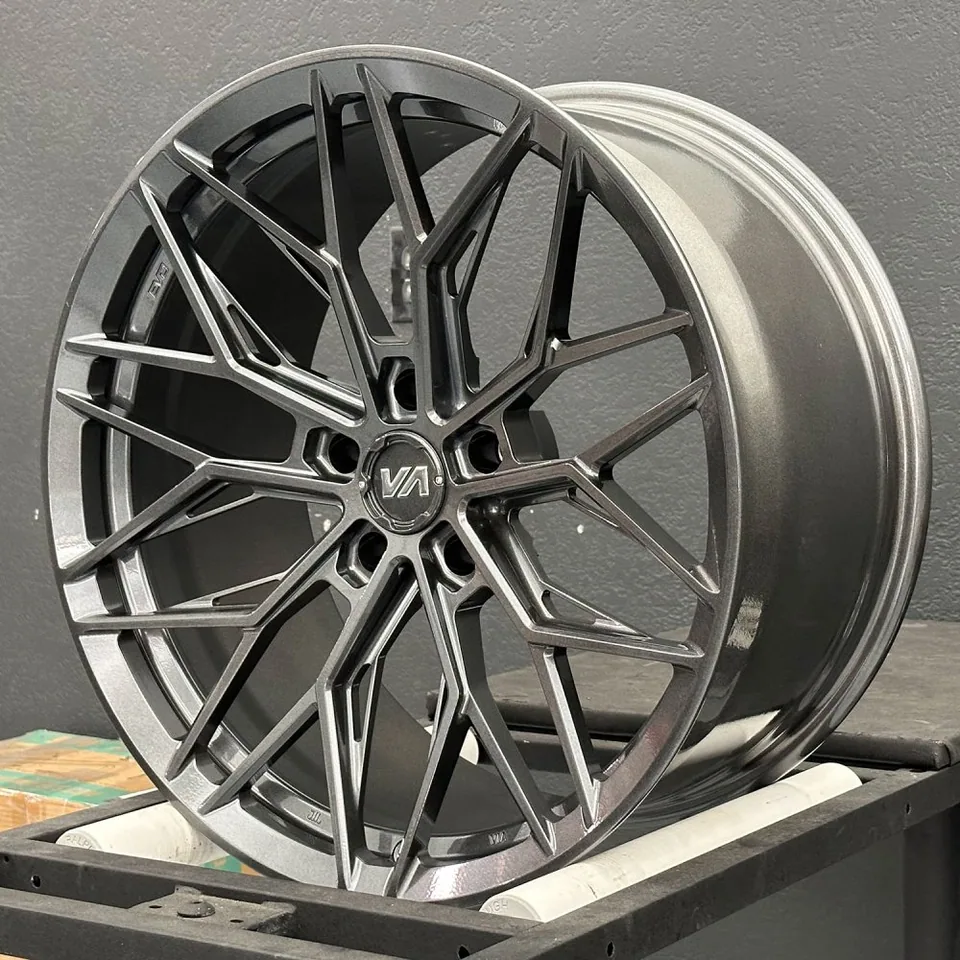 Variant Maxim Gloss Gunmetal 3 of 5